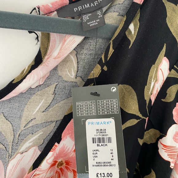 Black & pink floral romper - Picture 5 of 7